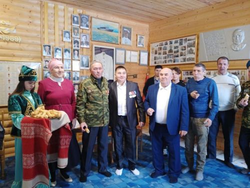 Сезнең батырлык гасырларда яшәр!