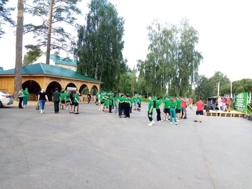 Әлмәт укучылары Татарстан мәктәп урманчылыкларының VI слетында катнашты