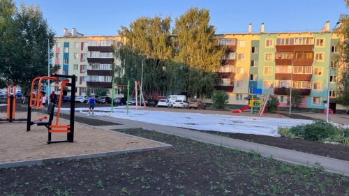 Әлмәттә «Безнең ишегалды» программасын гамәлгә ашыру дәвам итә