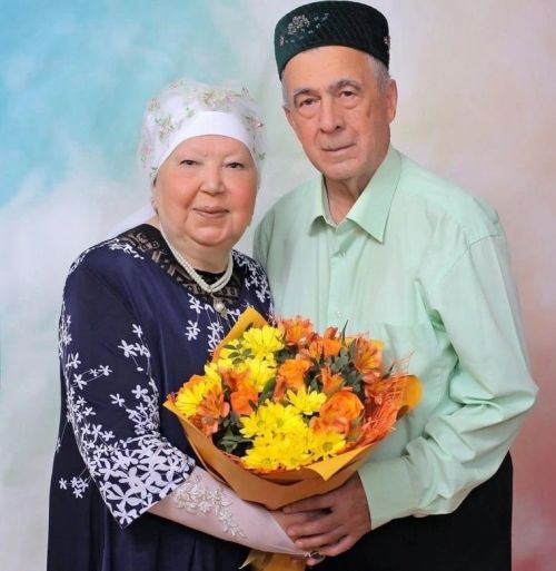 Әлмәттә Салаховлар алтын туйларын бәйрәм иттеләр
