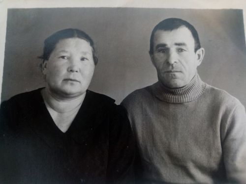 Үткәннәрен барлап яши