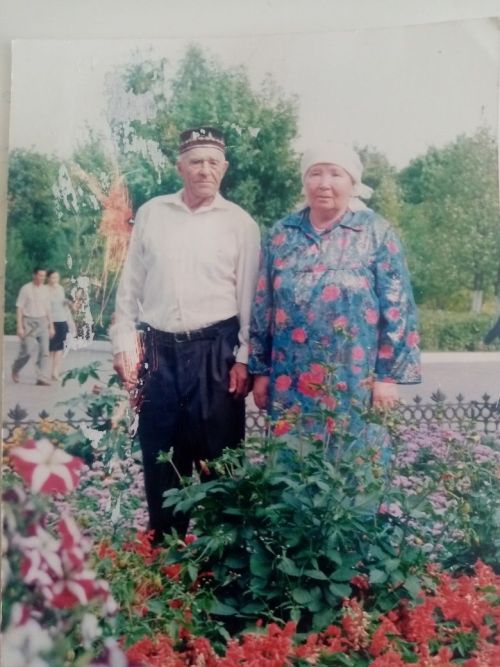 Үткәннәрен барлап яши