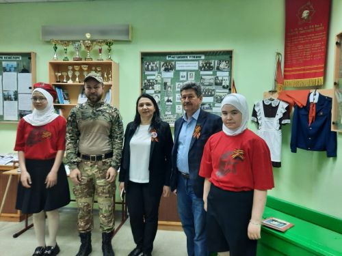 Алар батырлык үрнәге