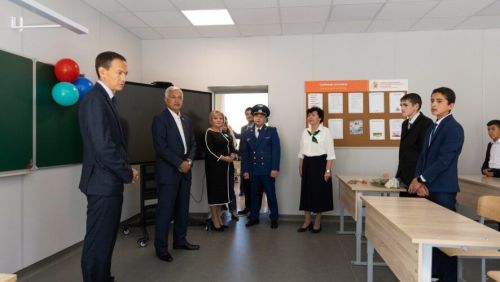 Әлмәт районы башлыгы яңартылган Яңа Кәшер мәктәбендә булды