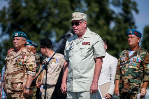 Әлмәт «Сугышчан туганлык» ветераннары ракета гаскәрләре һәм артиллерия көне уңаеннан митинг уздырдылар