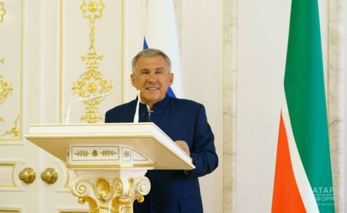 Татарстан Республикасы Конституциясе көне уңаеннан Рөстәм Миңнехановның котлау сүзләре