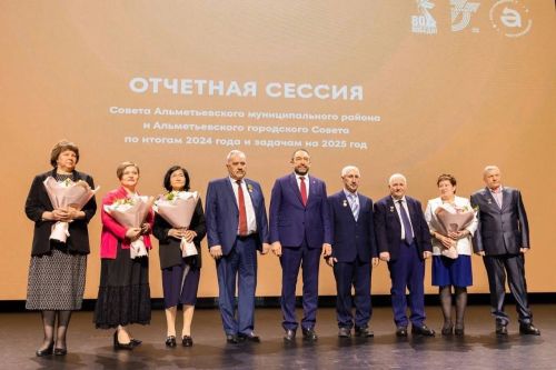ТР рәисе указы белән сигез әлмәтле республика бүләкләренә лаек булды