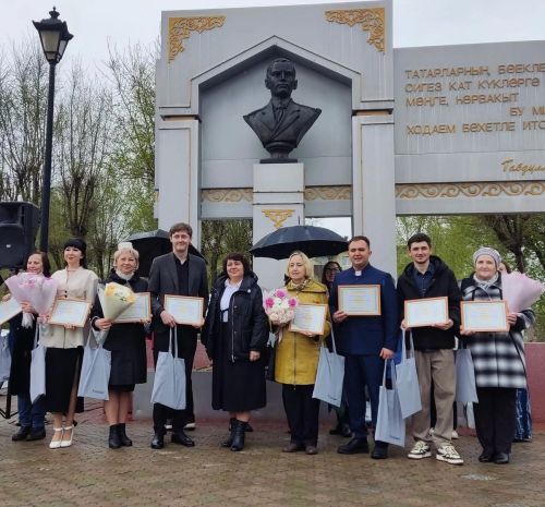 Әлмәттә Р.Төхфәтуллин исемендәге премияләр тапшырдылар