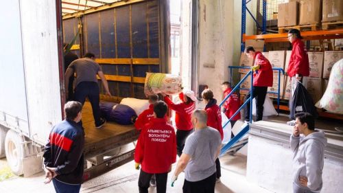 Әлмәттән махсус хәрби операция сугышчыларына гуманитар ярдәмнең яңа партиясен җибәрделәр