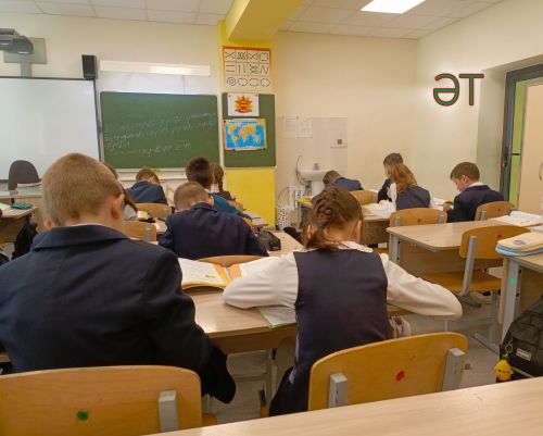Әлмәт районы мәктәпләренә яңа җиһазлар кайтарыла