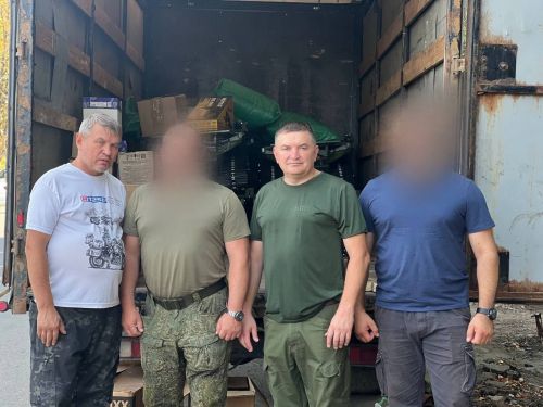 Әлмәтнең «Сугышчан туганлык» оешмасы хәрбиләргә гуманитар ярдәм җибәрде