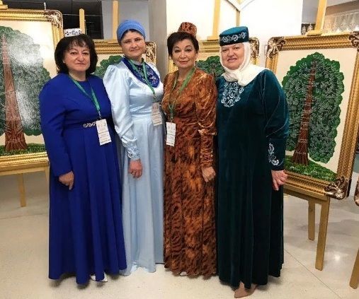 Әлмәтлеләр VI Бөтендөнья татар хатын-кызлары форумында катнашты