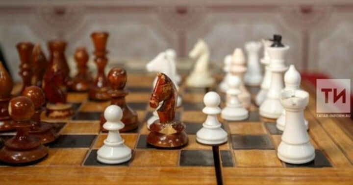 Әлмәттә беренче театр-шахмат турниры узды