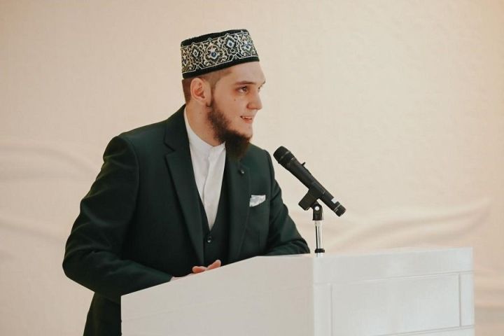 Бер китап мең кешене бәхетле итә