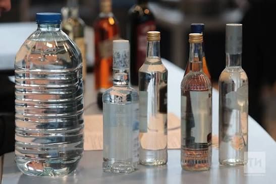 Әлмәтнең массаж салонында легаль булмаган алкоголь тапканнар