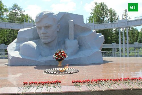 Әлмәт «Билгесез солдат көне» бөтенроссия акциясенә кушылды