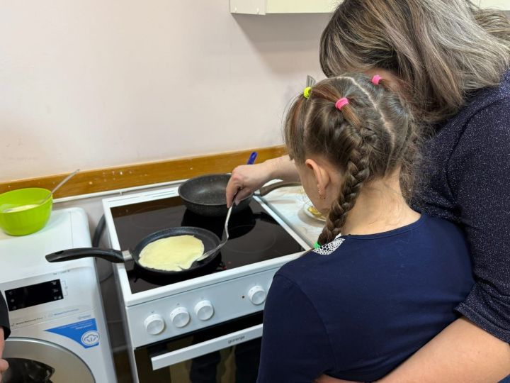 Әлмәтнең «Кайгырту» комплекслы социаль хезмәт күрсәтү үзәгендә  «Ачык ишекләр» көне узды