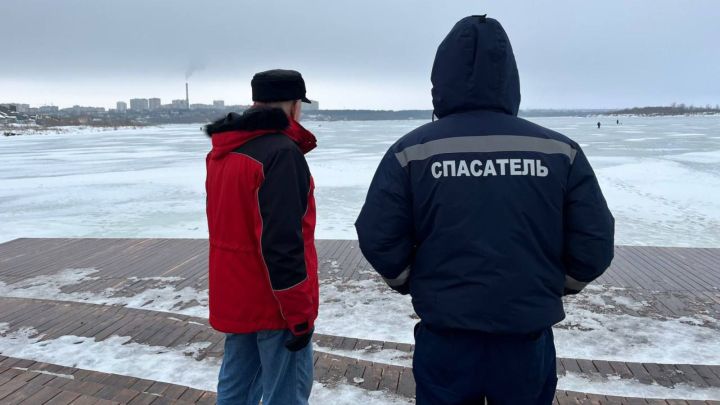 Әлмәттә кышкы бозның куркыныч булуын искәртү максатыннан рейд узды