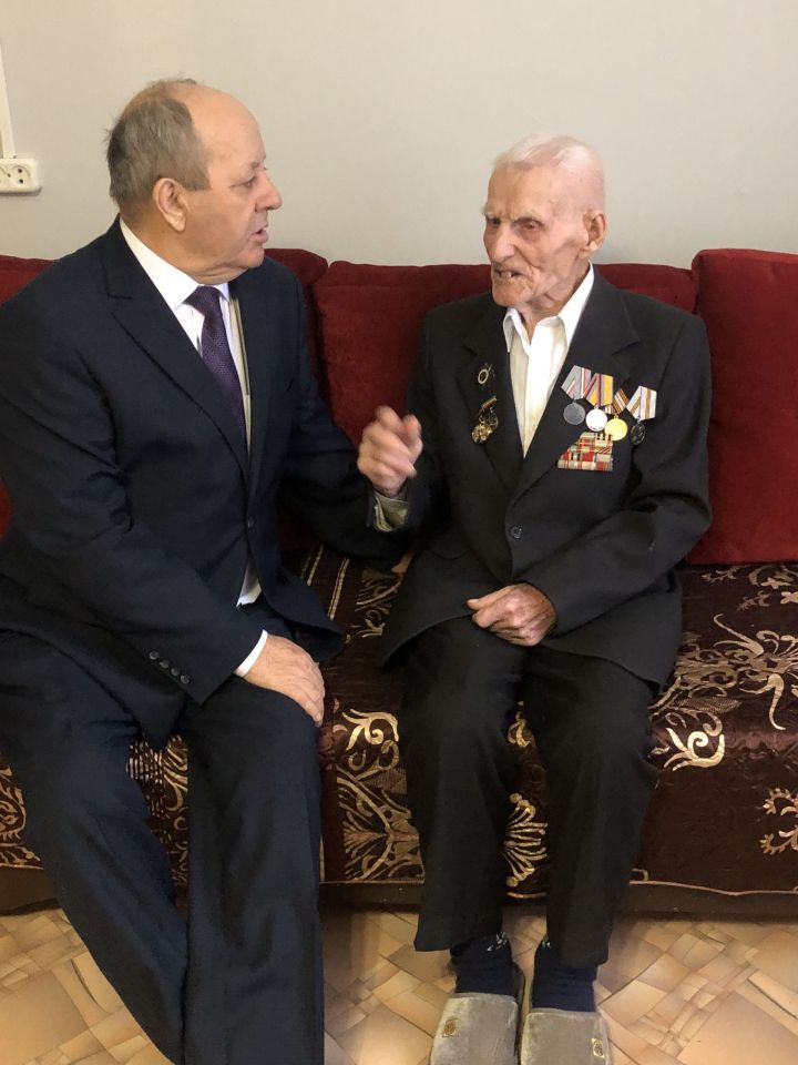 Сугышны үткән, Һиндстанга да барып кайткан