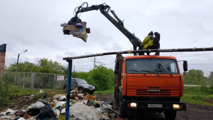 Әлмәттә бу елның 1 апреленнән 2395 куб метр чүп-чар чыгарылган
