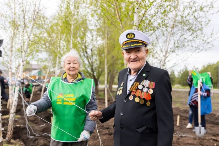 Әлмәттә Җиңү юбилее уңаеннан 80 агач утырттылар