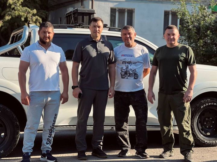 Әлмәтнең «Сугышчан туганлык» оешмасы хәрбиләргә гуманитар ярдәм җибәрде