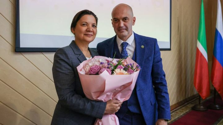 Гүзәл Хәбетдинова Әлмәт районы башлыгы итеп сайланды