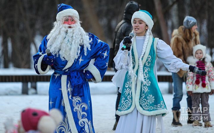 Әлмәт үзәк район хастаханәсенең неврология бүлегенә кыш бабай белән кар кызы килгән