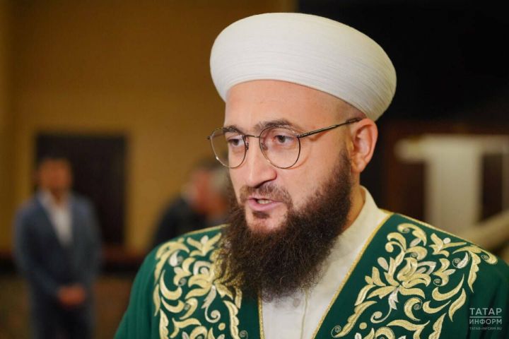 Мөфти Камил хәзрәт Әлмәт мөселманнары белән очрашу үткәрде